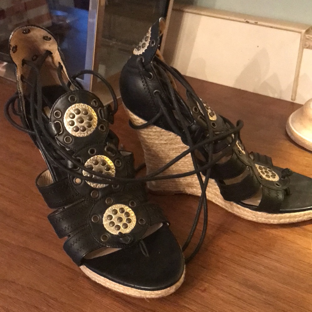 Stunning Michael Kors Wrap around Sandals. - Picture 14 of 14
